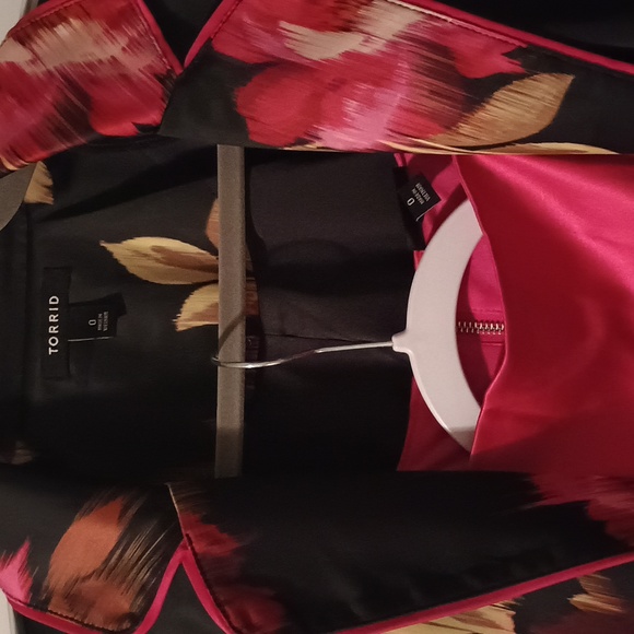 Torrid Pink and Black Watercolor Floral Suit sz 0 - Picture 2 of 16